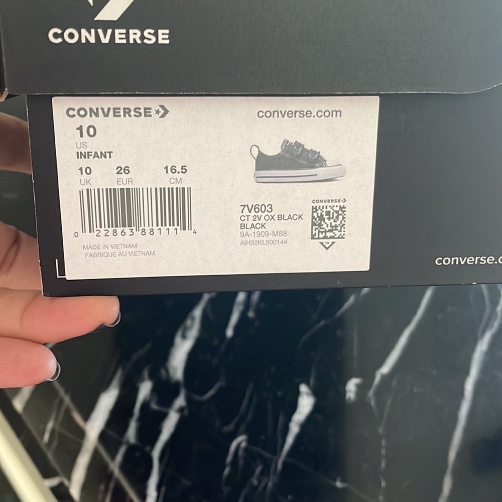 Converse - Picture 4 of 4
